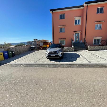 Family Village Apartment Vrh  Экстерьер фото