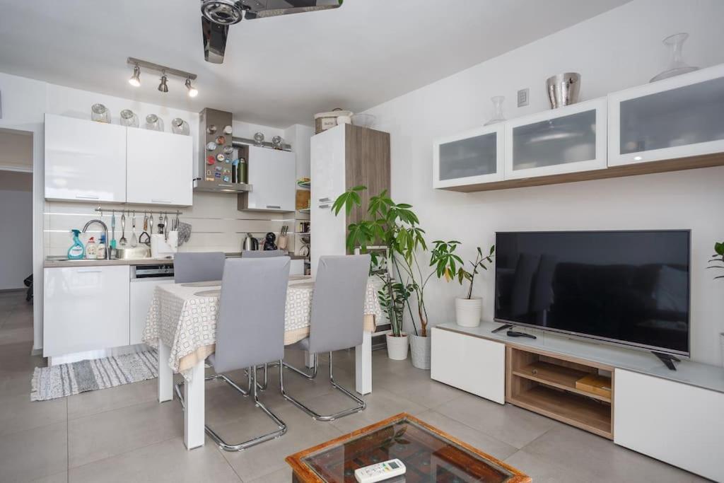 Family Village Apartment Vrh  Экстерьер фото
