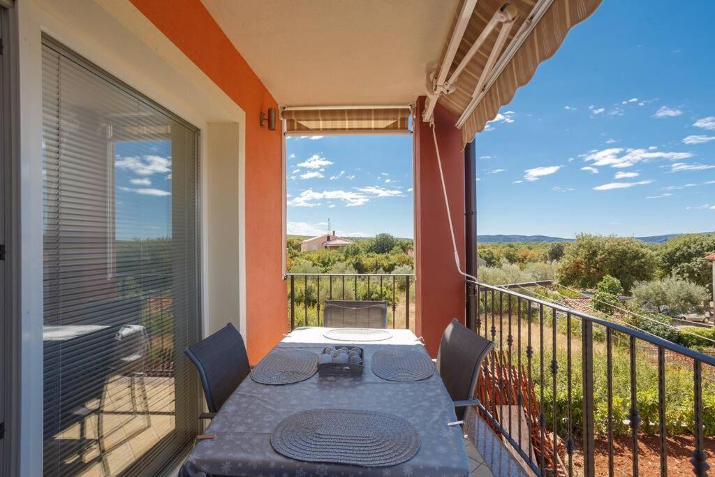 Family Village Apartment Vrh  Экстерьер фото
